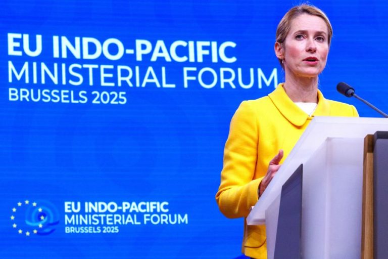 UE espera que EUA mantenham decisão sobre sanções à Rússia