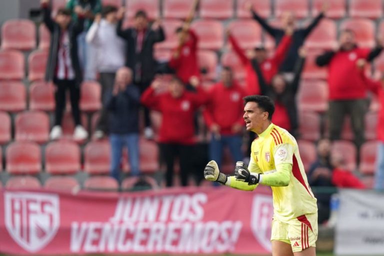 AVS sofre mas elimina Académico de Viseu da Taça de Portugal nos penáltis