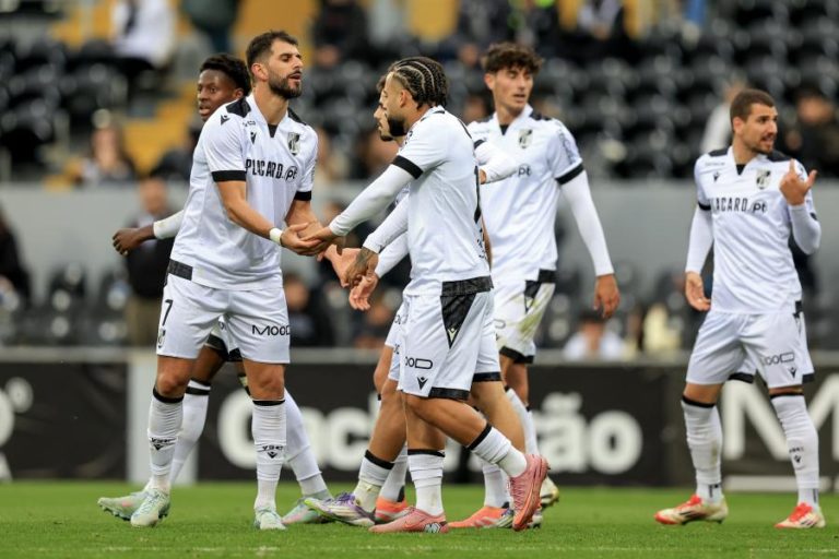 Vitória goleia Mortágua e apura-se para os oitavos de final da Taça de Portugal