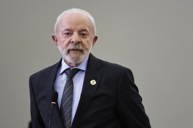 Brasil “deu uma lição de democracia ao mundo” com prisão de Bolsonaro — Lula