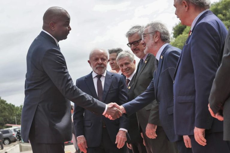 Moçambique e Brasil assinam nove acordos na quarta visita de Lula da Silva a Maputo