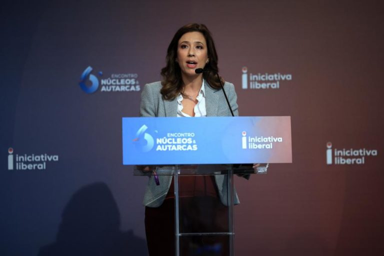 IL promove debate potestativo no parlamento no dia da greve geral