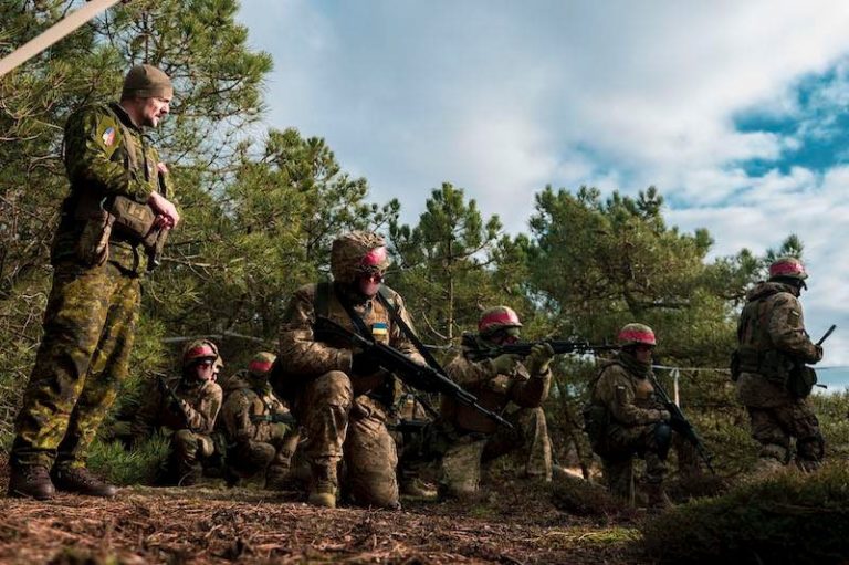 Canadá e Filipinas assinam novo acordo de cooperação em defesa