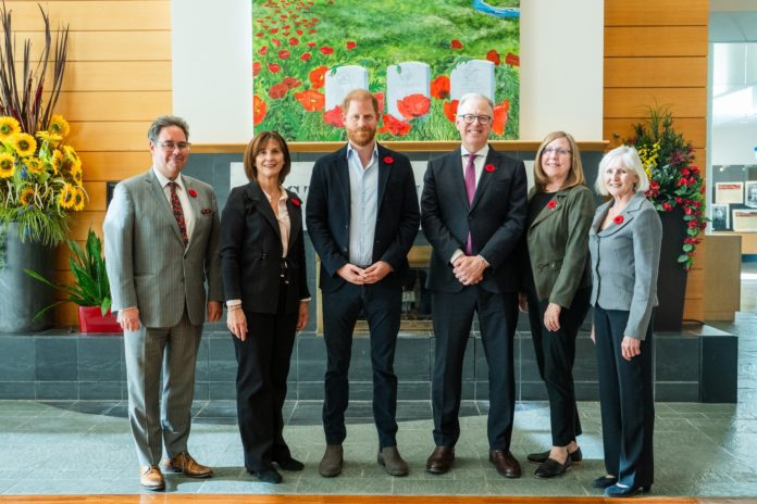 B3-01-VT RESUMO VISITA PRINCIPE HARRY TORONTO RS 110725