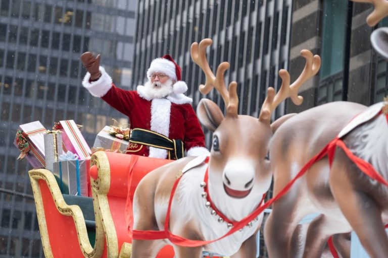 Mississauga e Toronto recebem tradicionais desfiles do Pai Natal