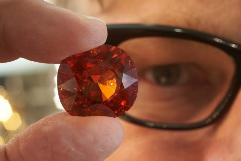 Moçambique prevê aumento de 3% de rubis em 2026 com mais de quatro milhões de quilates