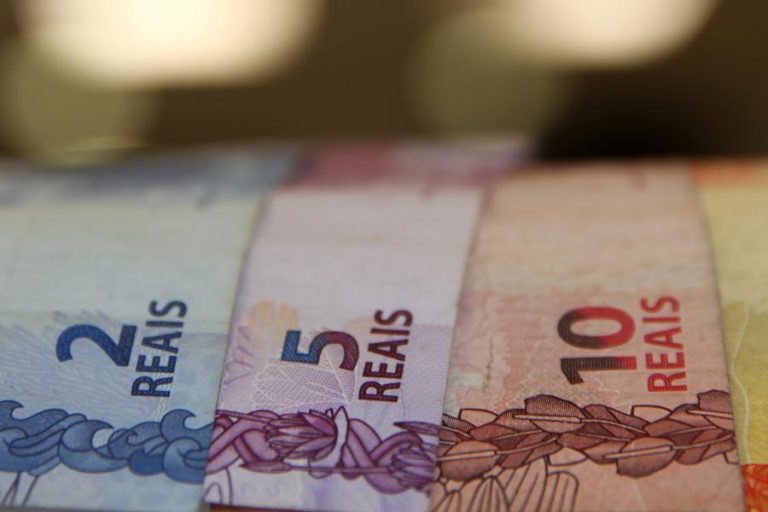 Indústria brasileira projeta desaceleração do PIB do Brasil em 2026