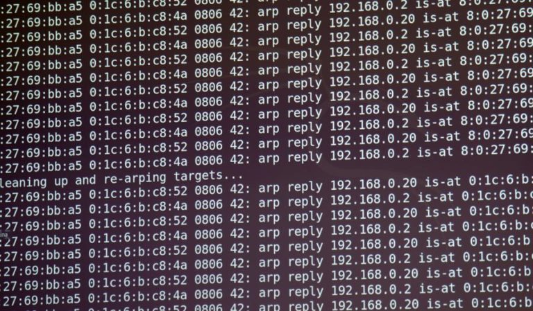 China repatria 952 suspeitos de cibercrimes que operavam em Myanmar