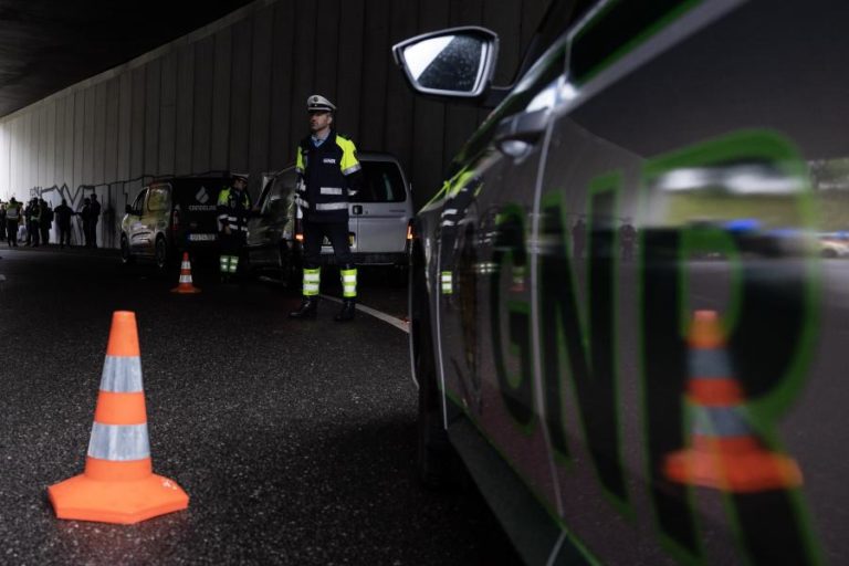 GNR e PSP detiveram 76 condutores por dia por excesso de álcool