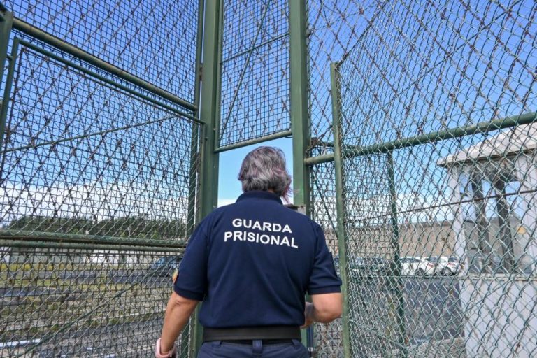 Adesão a greve dos guardas prisionais iniciada hoje ronda os 60% – sindicato