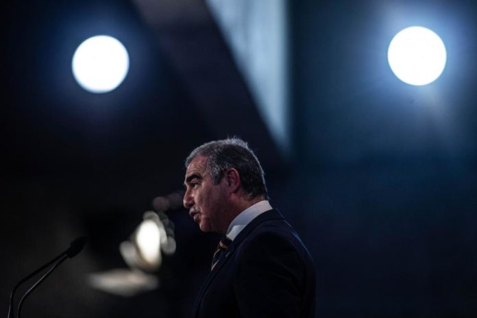 43807061.jpg