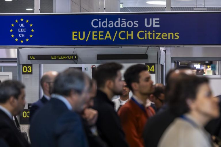 Passageiros fora do espaço Schengen no aeroporto de Lisboa aumentaram cinco vezes em cinco anos