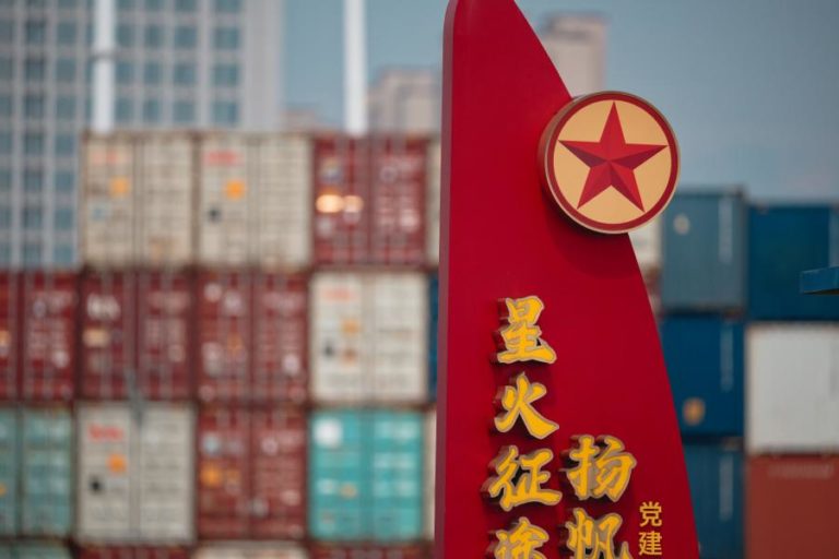 China atinge excedente comercial recorde de 858 mil milhões de euros em 2025