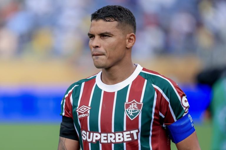 Defesa central brasileiro Thiago Silva regressa ao FC Porto 21 anos depois
