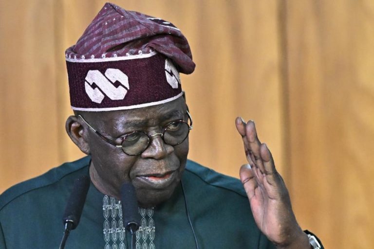 Governo nigeriano diz que ataques aéreos dos EUA na Nigéria visaram grupos jihadistas