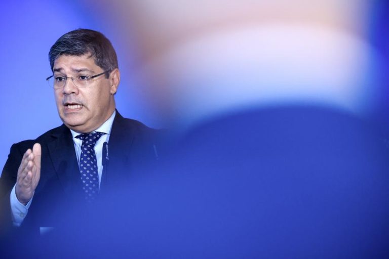 PS afirma que Fernando Alexandre ou se retrata ou perde condições para ser ministro