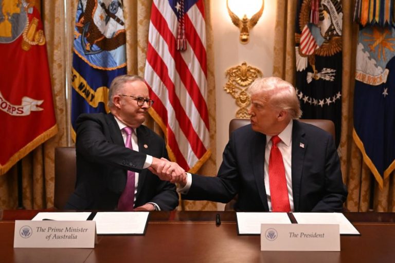 EUA reafirma pacto de defesa com Austrália e Reino Unido após dúvidas de Trump