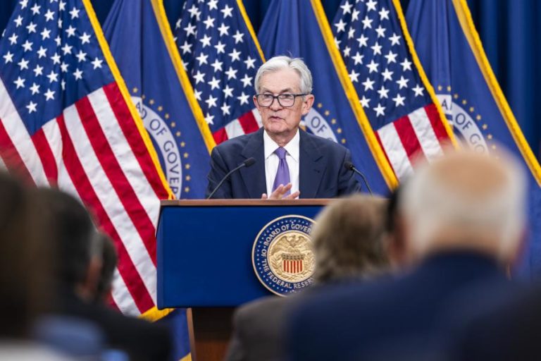 Reunião da Fed tem início com expetativa sobre novo corte dos juros nos EUA