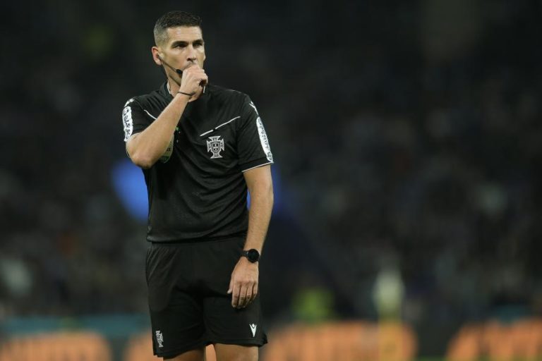 FC Porto multado em 12.750 euros por alegada pressão a árbitro Fábio Veríssimo