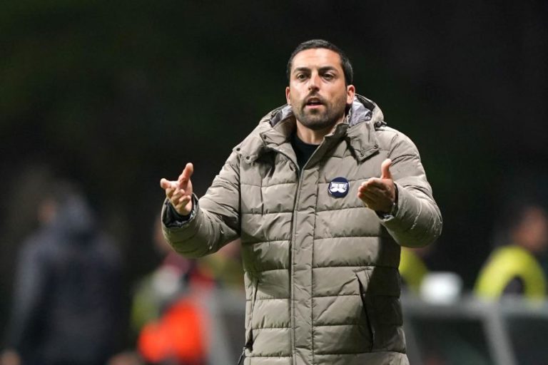 Técnico do Moreirense vê “atitude competitiva” como foco para visita ao Estoril