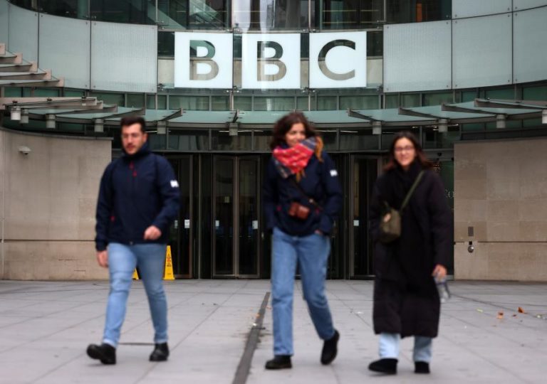 Governo britânico propõe a revisão do financiamento e da sustentabilidade da BBC