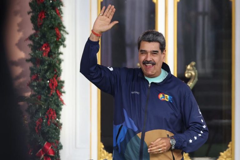 Maduro alerta para impacto na economia mundial do bloqueio dos EUA aos petroleiros
