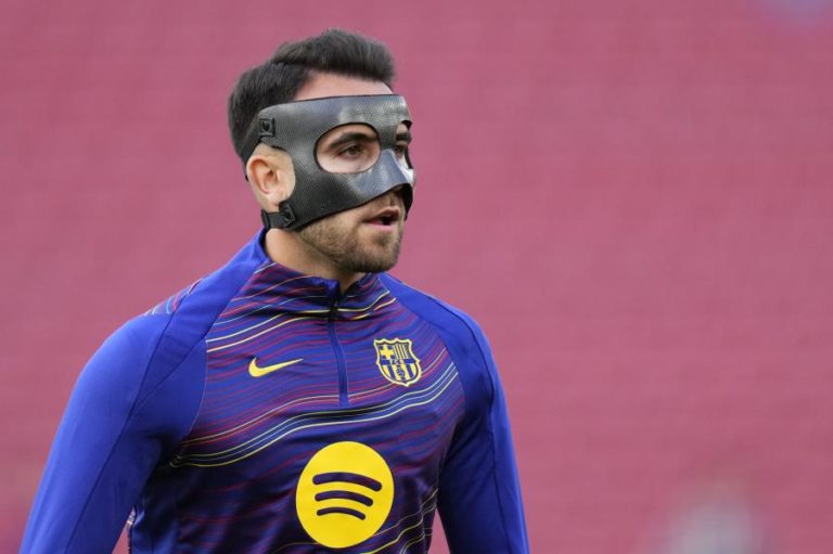 Futebolista Eric Garcia renova por mais cinco épocas com o FC Barcelona