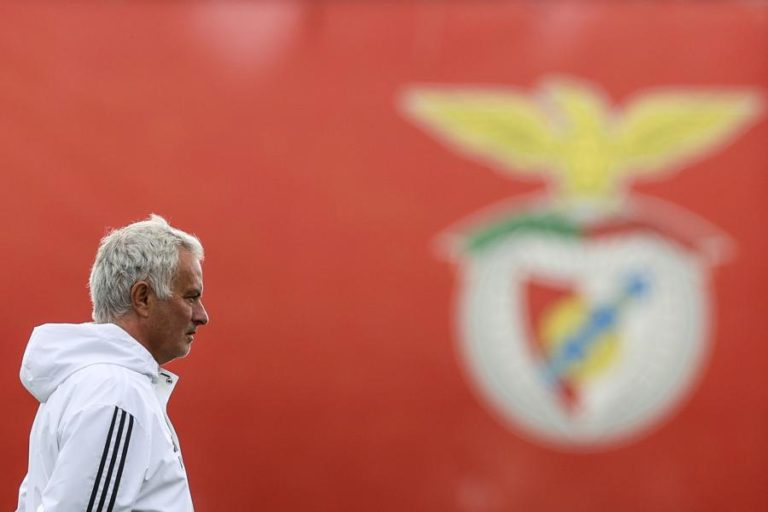 Mourinho salienta que experiência em dérbis não lhe retira “vontade” ou “emoção”