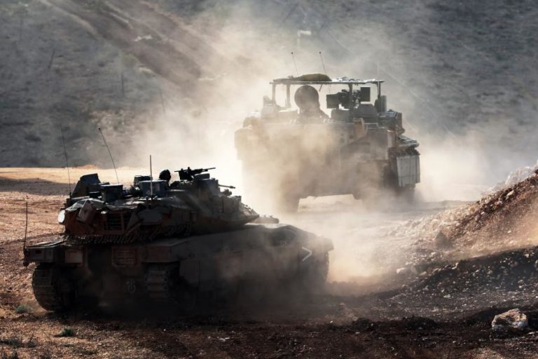 Israel volta a atacar alvos do Hezbollah no sul do Líbano