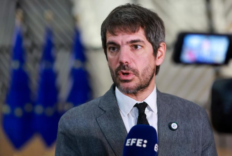 Ministro espanhol reclama “remodelação urgente” do Governo de Sánchez após casos de corrupção