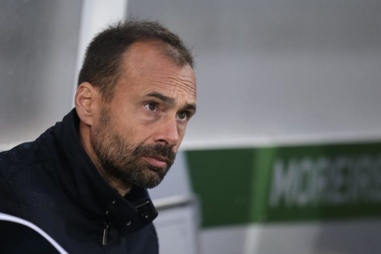 Treinador do Famalicão quer surpreender Benfica “no melhor momento da época”
