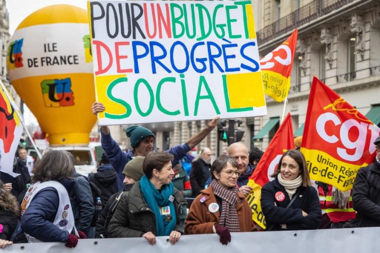 Greve em França contra austeridade enquanto Assembleia debate lei de orçamento