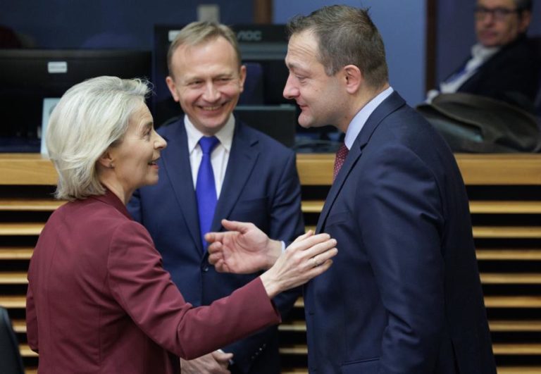 Comissão Europeia quer juntar Rússia à lista de países de alto risco para crime financeiro