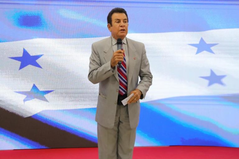 Candidato à Presidência das Honduras denuncia “fraude eleitoral” a favor de rival apoiado por Trump
