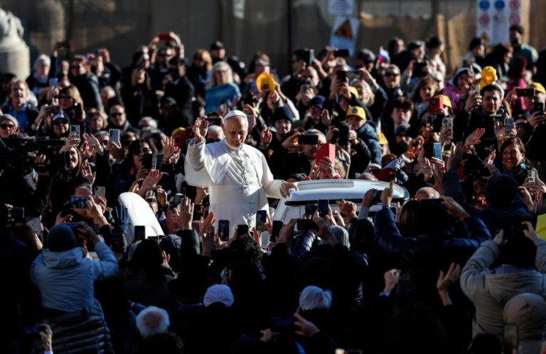 Vaticano não ficará de braços cruzados face a violações dos direitos humanos – Papa