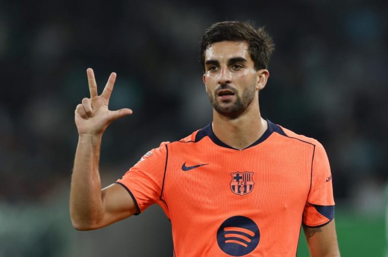 ‘Hat-trick’ de Ferran Torres decisivo na vitória do líder FC Barcelona em Sevilha