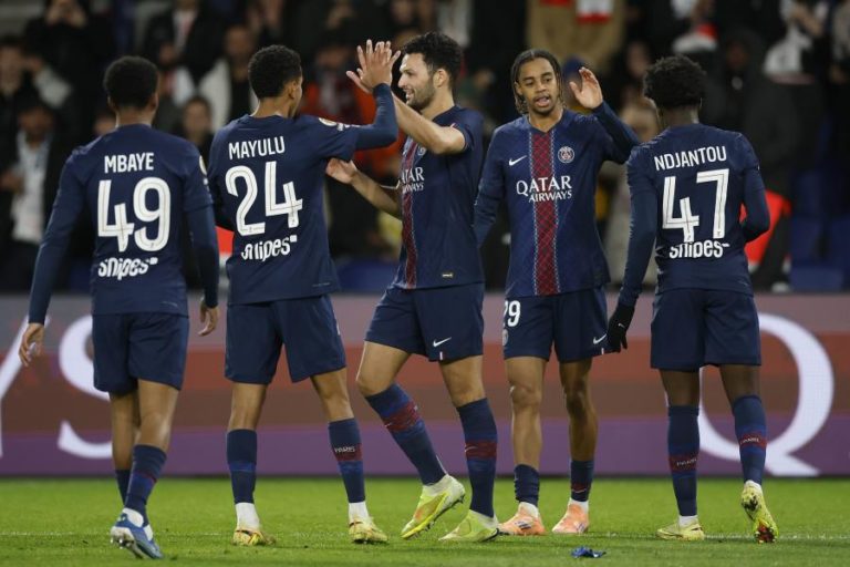Gonçalo Ramos marca na goleada do PSG que se mantém a um ponto do líder Lens