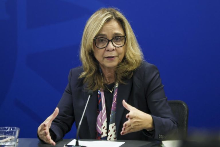 Ministra da Saúde garante que SNS está preparado para aumento de casos de gripe