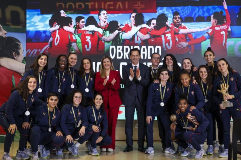 Proença destaca orgulho na seleção feminina de futsal após prestação no Mundial