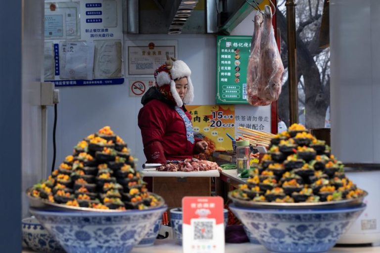 China regista inflação de 0,7%, maior aumento desde fevereiro de 2024