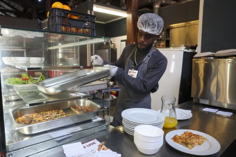 Comer pizza no Beato e contribuir para mudar uma vida é “Pizz´and Love”