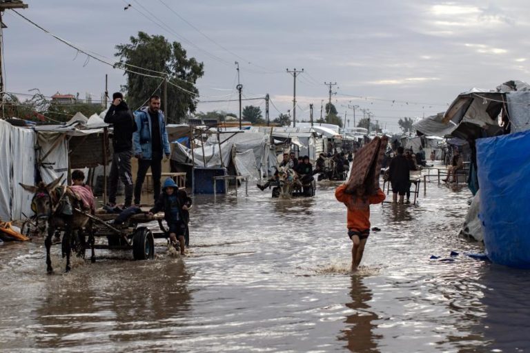 Unicef preocupada com possível crise de saúde pública em Gaza devido a mau tempo