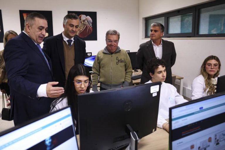 Governo vai pagar aos professores 30ME por  horas extraordinárias acumuladas desde 2018