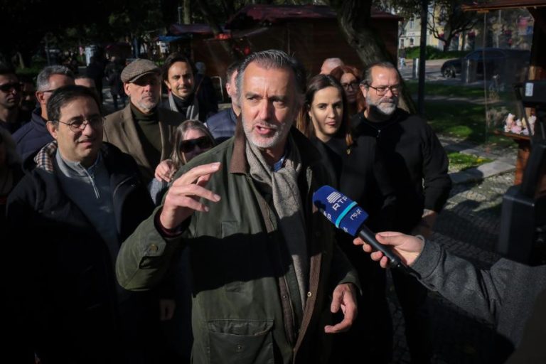 Cotrim Figueiredo refuta que contestação ao pacote laboral seja “resistência inultrapassável”