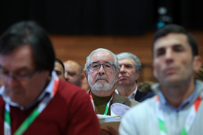 Isaltino defende revisão de carreiras de trabalhadores das autarquias