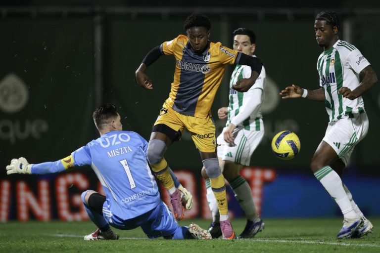 Vitória de Guimarães vence na visita ao Rio Ave com golo de Camara