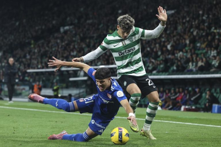 Sporting regressa aos triunfos com goleada ao AVS