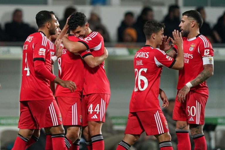 Taça de Portugal: Benfica procura eliminar Farense para marcar clássico com FC Porto