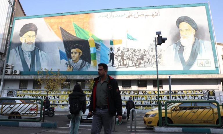 Quatro mortos em confrontos no sul do Irão