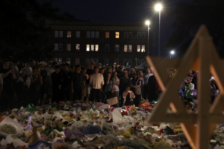 Polícia australiana acusa suspeito de ataque em Sydney de 59 crimes